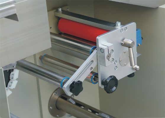 De roterende Automatische Horizontale Machine van het Stroompak met omhoog het Trekken van Film