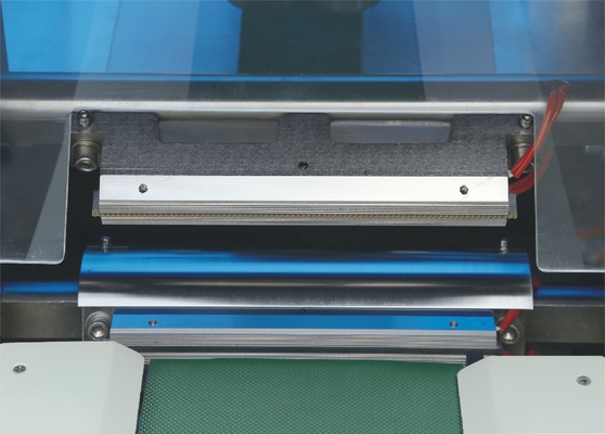 De roterende Automatische Horizontale Machine van het Stroompak met omhoog het Trekken van Film