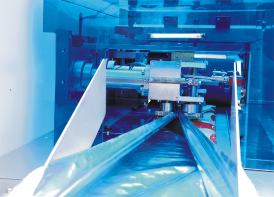Roterende Automatische Horizontale de Machinekoekjes 250mm van de Stroomverpakking Trekkende Film naar beneden